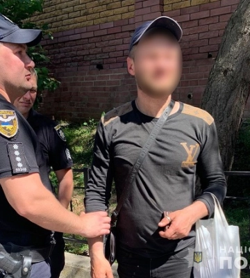 У центрі Сум виявили чоловіка з особливо небезпечним наркотиком