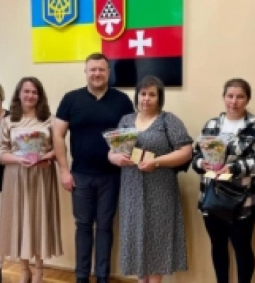 Шістьом волинянкам громади вручили нагороди «Мати-героїня»