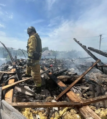 Ворог атакував Дніпропетровщину дронами-камікадзе й бив артснарядами. В ОВА розповіли про руйнування
