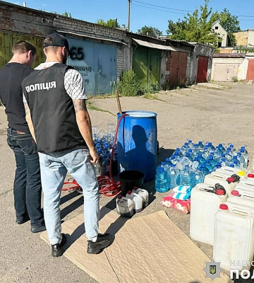 У Миколаєві поліція викрила діяльність підпільних цехів із виготовлення фальсифікованого алкоголю