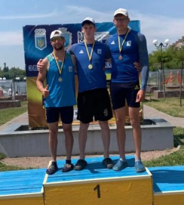 Вдалий старт миколаївських веслувальників на чемпіонаті України з веслування на байдарках і каное серед молоді та юніорів