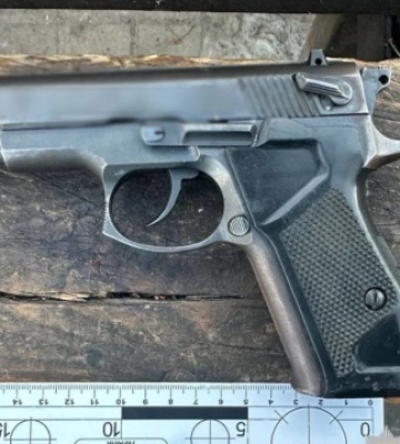 В Киеве пьяный мужчина устроил стрельбу, есть пострадавший