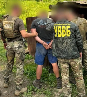 На Буковині та Закарпатті викрили дві схеми переправлення нелегалів за кордон