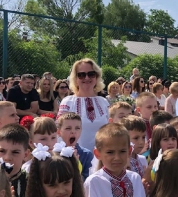 У луцькому ліцеї №9 відгуляли свято початкової школи 