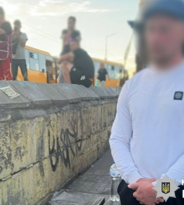В Киеве пьяный мужчина устроил стрельбу, есть пострадавший
