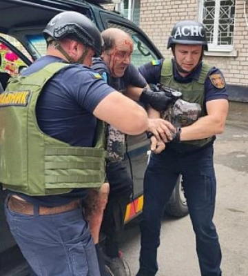 В Никополе двое пострадавших из-за обстрела россиян
