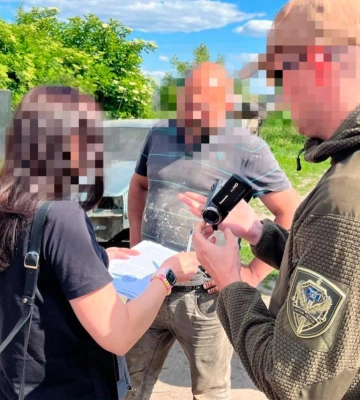 Налагодили схему ухилення від мобілізації: СБУ викрила ділків «на гарячому»
