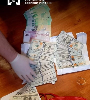 У Чернівцях судитимуть екс-міліціонера, який продавав фальшиві водійські і пенсійні посвідчення