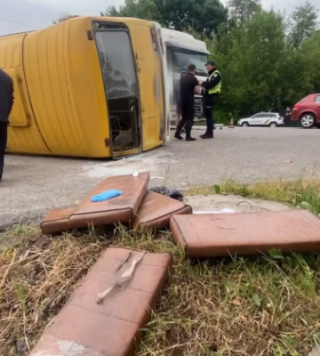 В Винницкой области в результате ДТП перевернулся автобус с пассажирами