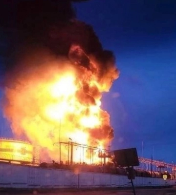 Дроны ночью атаковали порт «Кавказ» в Краснодарском крае РФ: на нефтебазе возник масштабный пожар