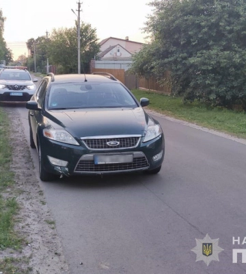 На Волині під колеса автівок потрапили дівчата 10-ти та 16-ти років