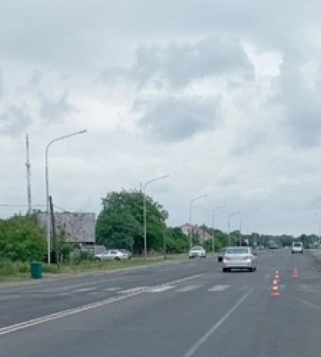 У Луцькому районі бус збив школярку на переході 