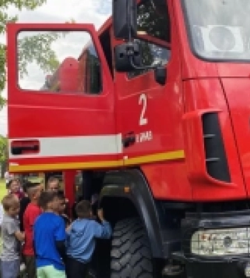 Рятувальники Рахова навчають школярів Великого Бичкова основам безпеки