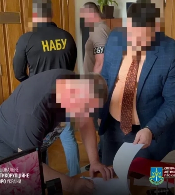Заступника голови Рівненської облради викрили на хабарі у майже пів мільйона гривень