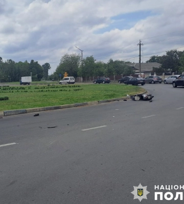 У Малині поліція встановлює обставини травмування водія мопеда в ДТП