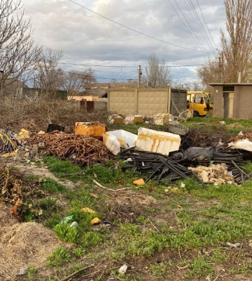 Поблизу відомого житлового комплексу на Одещині виявили несанкціоновані сміттєзвалища