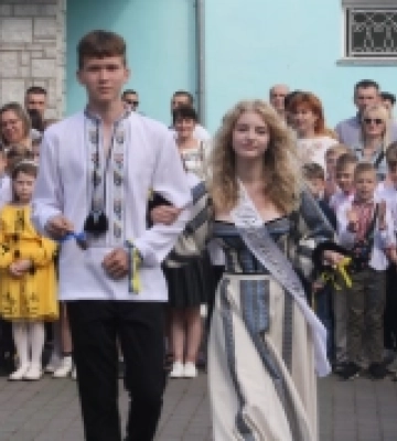 У навчальних закладах Володимира пролунав останній дзвінок. ФОТО