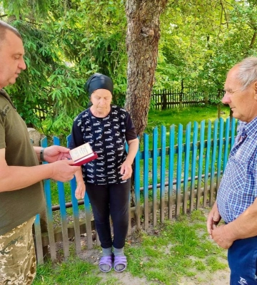Мріяв одружитися і пожити у новозбудованій хаті: рідним п&amp;#039;яти Героїв з Волині вручили посмертні нагороди воїнів