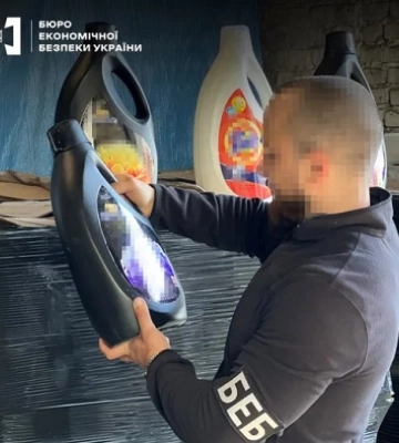 На Волині викрили підпільне виробництво побутової хімії (Фото)