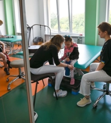 У Львові відкрили дитяче реабілітаційне відділення Unbroken Kids з басейном і VR-технологіями