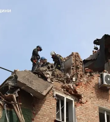 Війська РФ вдарили ракетою по п&#039;ятиповерхівці у Харкові: четверо загиблих, 25 поранених