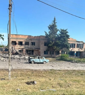 Окупанти обстріляли селище на Донеччині: щонайменше одна людина загинула і троє - поранені