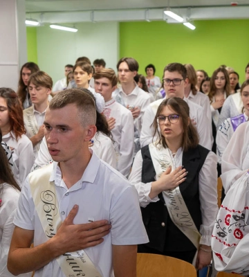 Для «дітей харківських підвалів» пролунав останній дзвоник