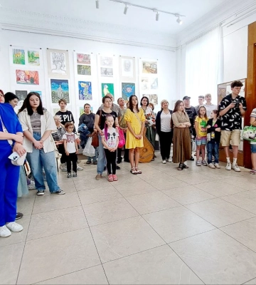 У черкаському музеї діє виставка “Дитяча палітра: графіка, живопис скульптура”