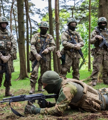 Польша хочет подготовить подразделение из украинцев, проживающих в стране, — МИД