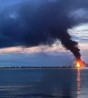 Ракетный удар по &quot;Кавказу&quot;: Украина разрушила важную нефтебазу в Крыму (спутниковые снимки)