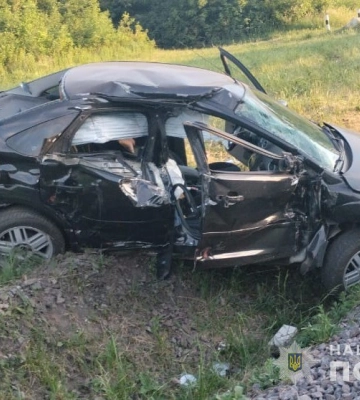 На Сумщині потяг зіткнувся з автівкою: четверо постраждалих