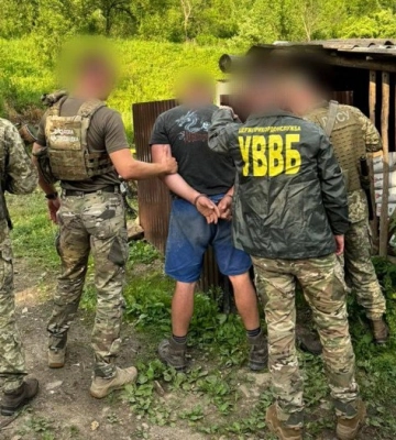 На Закарпатті двоє переправників ухилянтів за $6000 намагались підкупити прикордонника