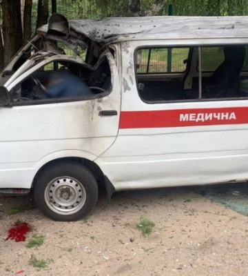 На Дніпропетровщині росіяни скинули вибухівку з дрона на авто "швидкої"