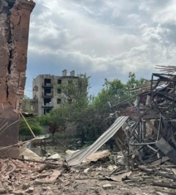 Війська РФ тричі обстріляли Лиман на Донеччині, є поранені та руйнування