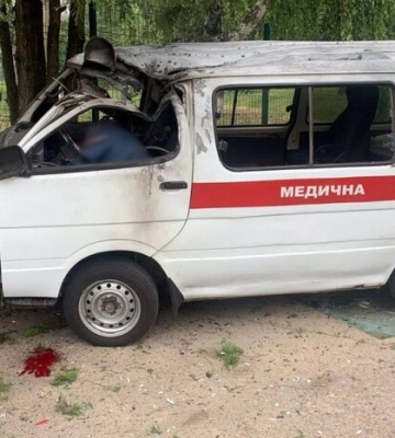 Росіяни скинули вибухівку на авто «швидкої» на Дніпропетровщині, загинув чоловік