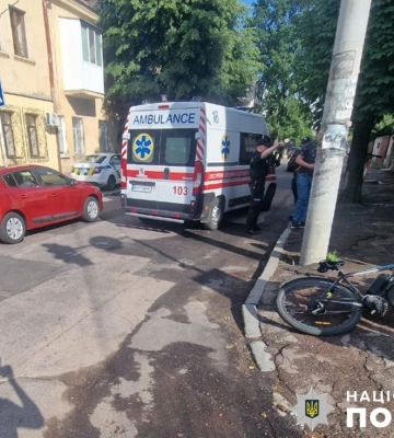 У Житомирі у ДТП травмовано велосипедиста: поліція розшукує водія, який втік з місця події