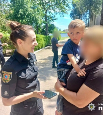 Пройшов п'ять кілометрів: на Одещині знайшли зниклого дворічного хлопчика, - ФОТО