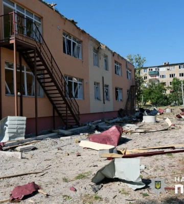 На Донетчине российские войска повредили детский сад, ранены 5 человек