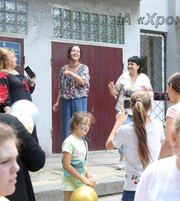 З'явилися фото зруйнованого окупантами будинку на Харківщині, де постраждали 8 дітей