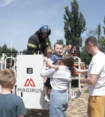 У Києві горіла багатоповерхівка: є постраждалі, врятовані діти 