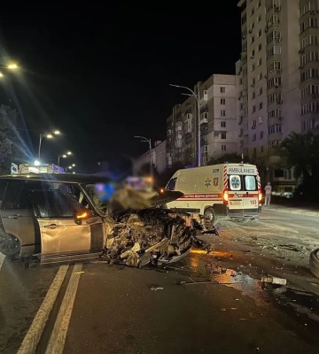 Рух транспорту на Голосіївському проспекті в Києві порушено через ДТП