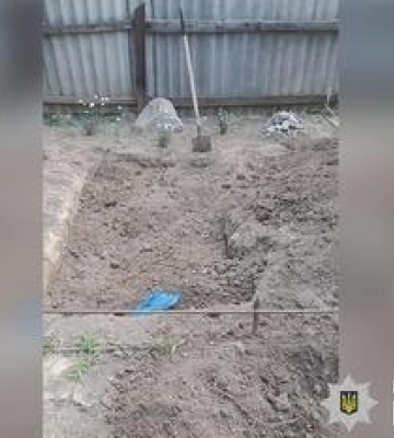 У Полтаві чоловік намагався самостійно поховати родичку на власному подвір&#039;ї