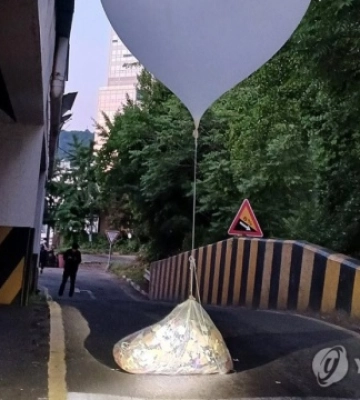 КНДР запустила ще понад 600 повітряних куль зі сміттям до Південної Кореї