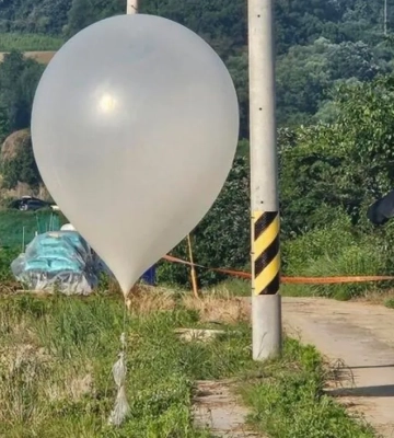 КНДР вдруге відправила сотні повітряних куль зі сміттям до Південної Кореї