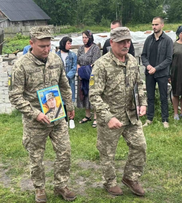 Родина більше року жила у молитвах: на Волині прощались з Героєм Сергієм Михалевським