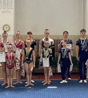 У Кривому Розі пройшов чемпіонат міста зі спортивної акробатики