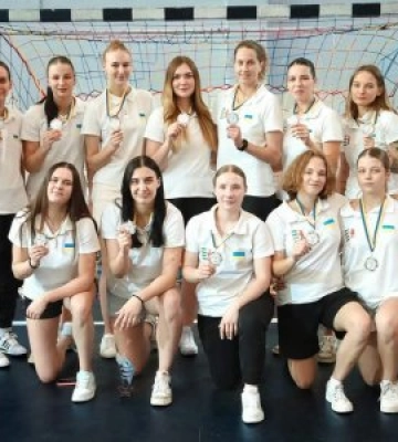 ГК "Карпати" виборола "срібло" жіночої Суперліги України з гандболу