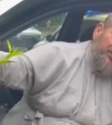 П’яний священник УПЦ МП влетів на авто у будинок та облаяв поліцейських
