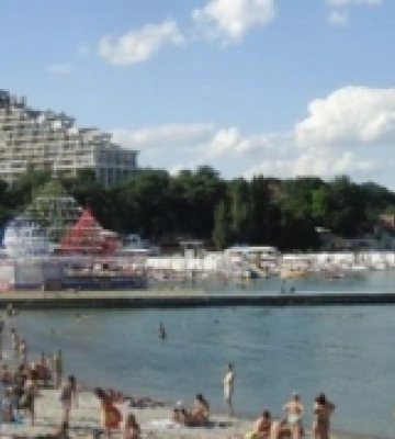 Шукають лейтенантку поліції з Рівненщини, якою хвилею змило в море