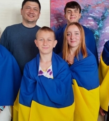 До Миколаєва повернули пʼятьох дітей-сиріт, депортованих росіянами у 2022 році 